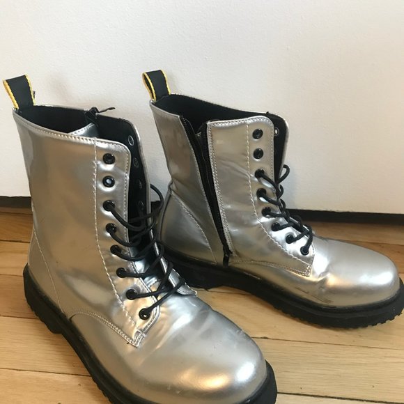 Silver Doc Marten knock-off boots - Picture 3 of 3
